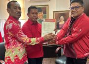 DPP PDI Perjuangan Resmi Serahkan B1-KWK kepada La Ode Darwin-Ali Basa