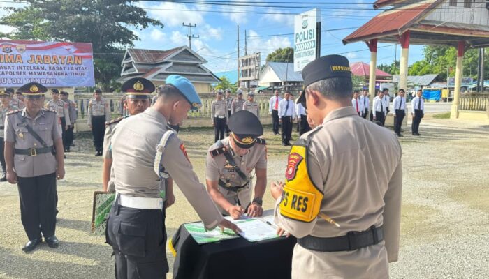 Polres Buton Tengah Gelar Sertijab,Kapolres Harap Pejabat Baru Tingkatkan Pelayanan Pada Masyarakat