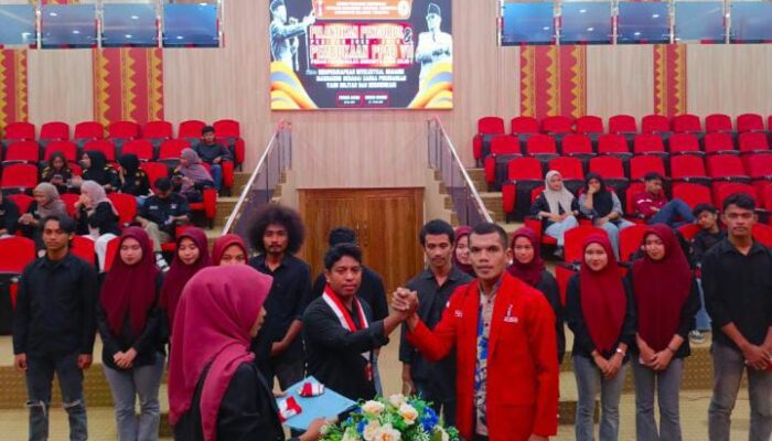 Ketua DPC GMNI Kendari Resmi Lantik Pengurus GMNI Unsultra Periode 2025-2026