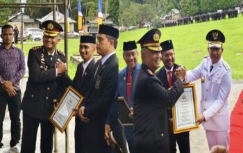 Bupati dan Ketua DPRD Mubar Raih Penghargaan dari Polri atas Dedikasi Menjaga Kamtibmas