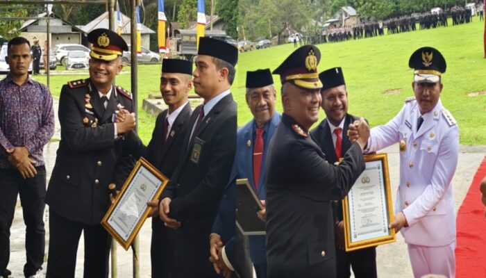 Bupati dan Ketua DPRD Mubar Raih Penghargaan dari Polri atas Dedikasi Menjaga Kamtibmas