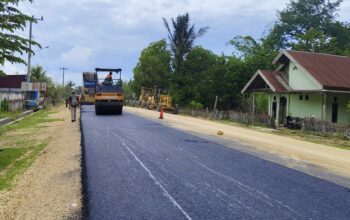 PT Bangun Ekonomi Saurea Mulai Pengaspalan Jalan IJD Kusambi-Guali, Kontraktor Jamin Kualitas Hingga 20 Tahun