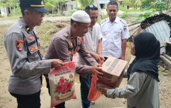 Bakti Sosial Polsek Tikep,Sembako untuk Warga dan Pesan Kamtibmas untuk Semua