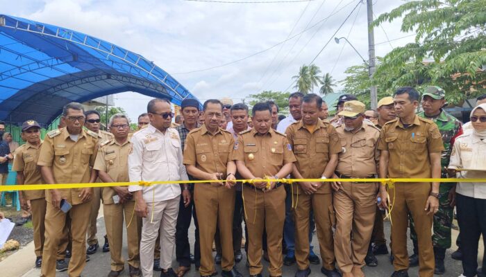 Tuntaskan Janji, Bupati Muna Barat Resmikan Pengaspalan Jalan Lakalamba-Lawada Jaya