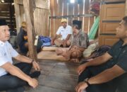 Komitmen Tingkatkan Taraf Hidup, Bupati Mubar Turun Lapangan Cek Rumah Tidak Layak Huni