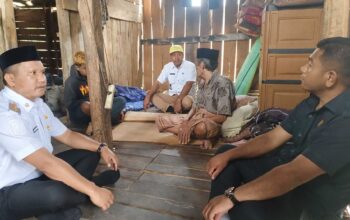 Komitmen Tingkatkan Taraf Hidup, Bupati Mubar Turun Lapangan Cek Rumah Tidak Layak Huni