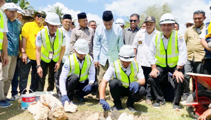Peletakan Batu Pertama Kampung Nelayan Merah Putih, Bupati Mubar Dorong Pertumbuhan Ekonomi Pesisir