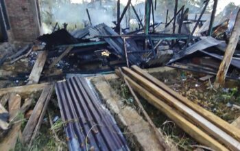 Kisah Pilu Dua Bersaudara Yatim Piatu di Mubar, Rumah dan Kios Sembako Hangus Terbakar