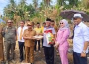 Bangun Rumah dan Pulihkan Usaha, Bupati Mubar Kucurkan Rp 45 Juta Bagi Korban Kebakaran Sidamangura