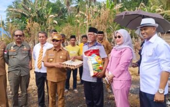 Bangun Rumah dan Pulihkan Usaha, Bupati Mubar Kucurkan Rp 45 Juta Bagi Korban Kebakaran Sidamangura