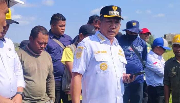 Dengar Keluhan Petani Kasimpa Jaya, Bupati Mubar Telepon Ridwan Bae Minta Bangun Bendungan