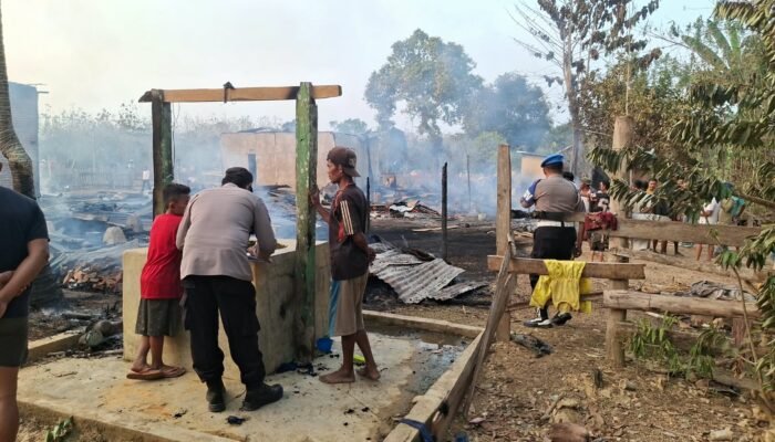 Pilu Kebakaran Muna Barat: Lima Rumah dan Dokumen Berharga Ludes, Warga Alami Trauma